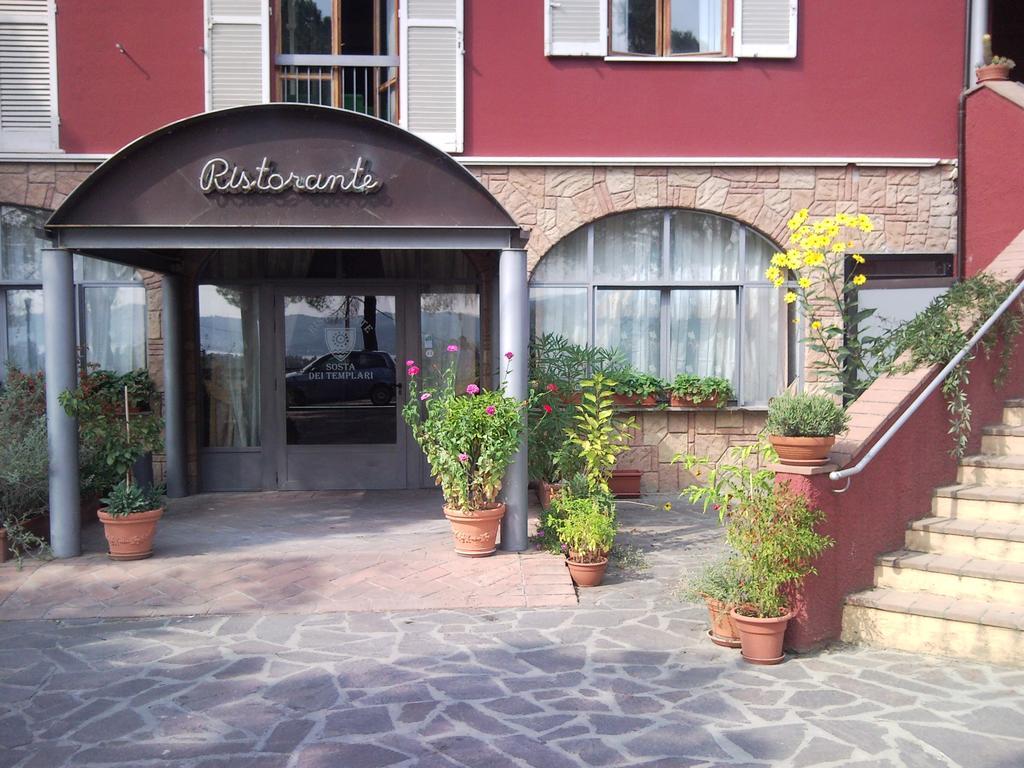 Hotel Cavalieri Passignano sul Trasimeno Exterior foto