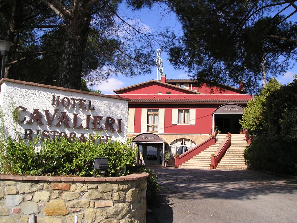 Hotel Cavalieri Passignano sul Trasimeno Exterior foto