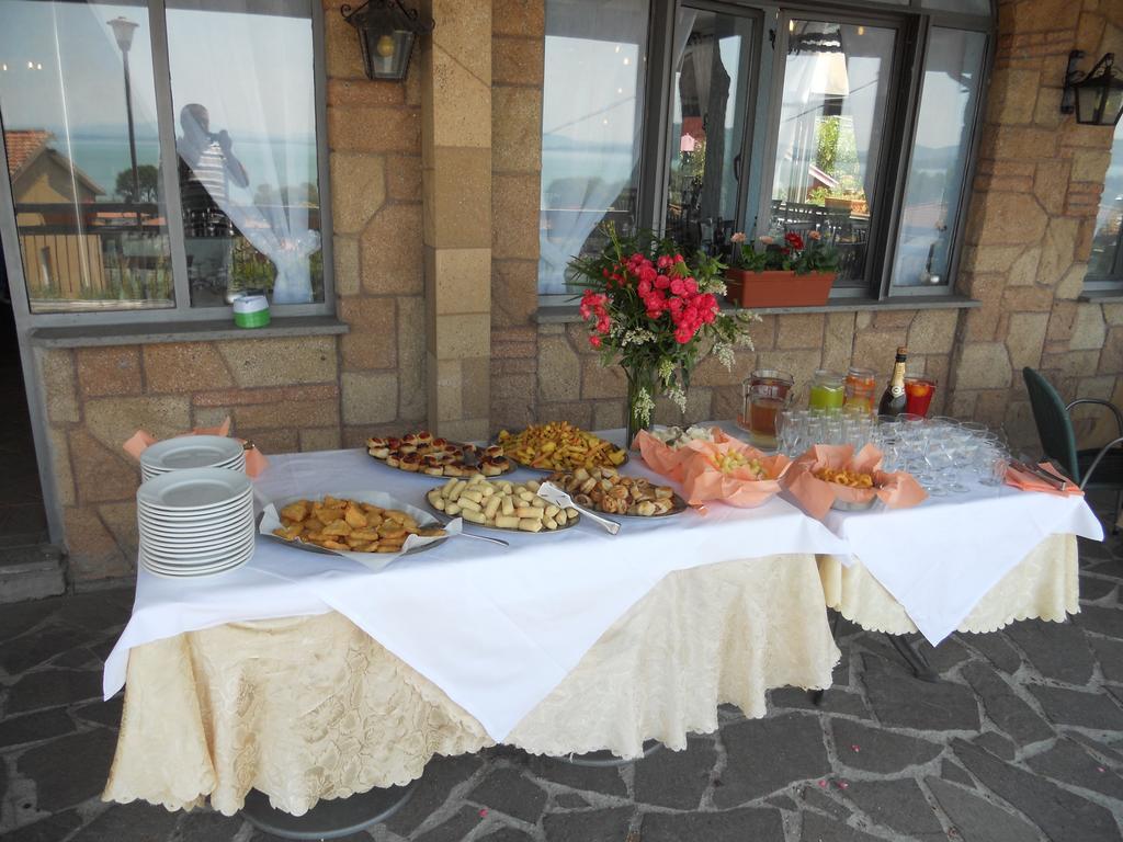 Hotel Cavalieri Passignano sul Trasimeno Exterior foto