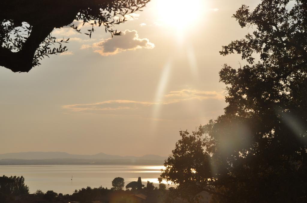 Hotel Cavalieri Passignano sul Trasimeno Exterior foto