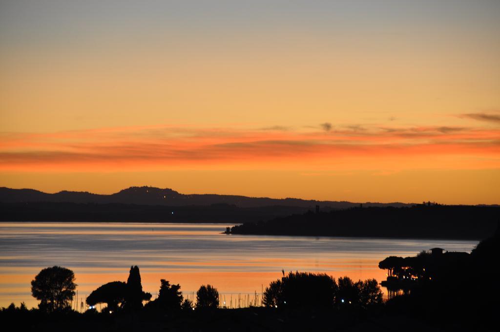Hotel Cavalieri Passignano sul Trasimeno Exterior foto