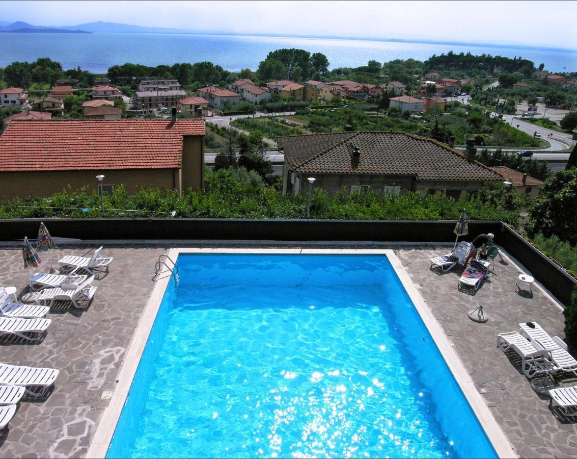 Hotel Cavalieri Passignano sul Trasimeno Exterior foto